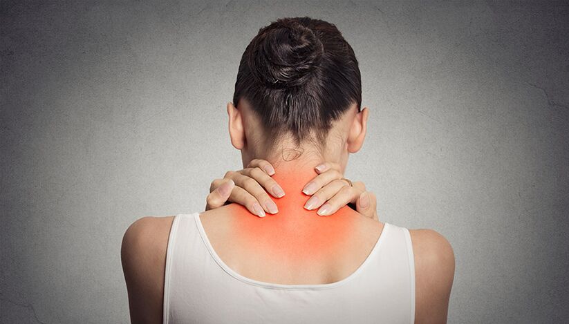 Zervikal Osteochondrose, begleet vu Schmerz am Hals