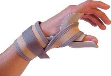 Fixatioun vum Daum vun der Hand fir Verletzung