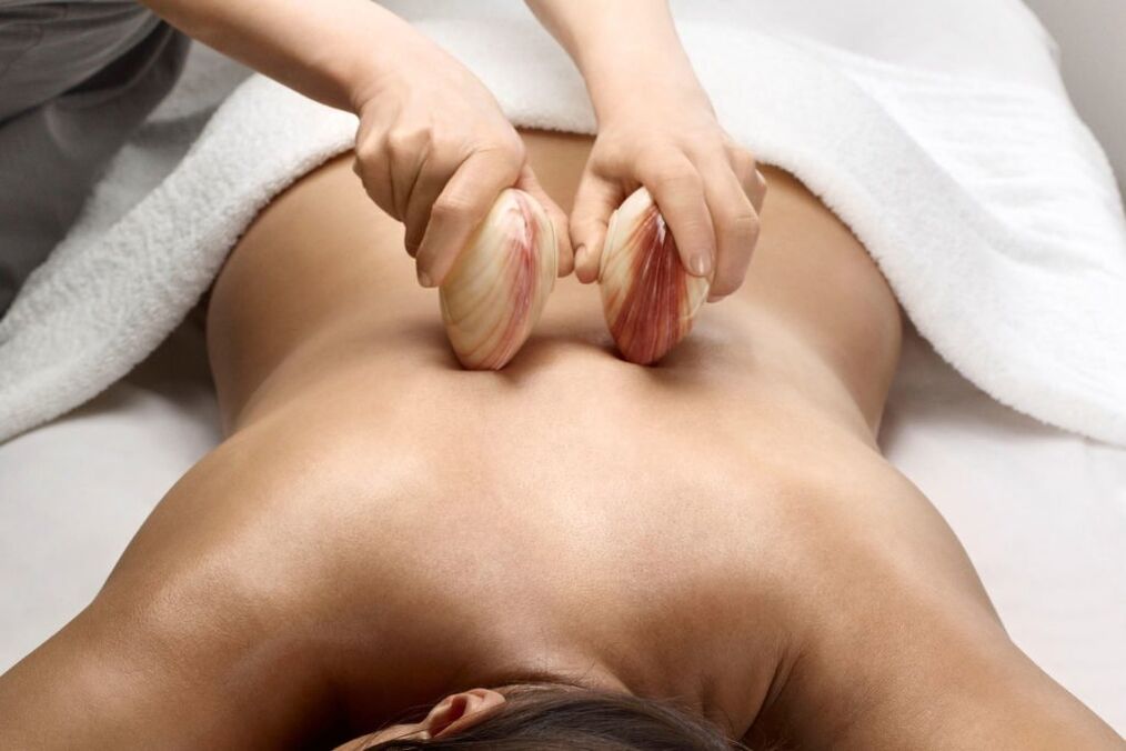 Eng Method fir Schmerz bei Osteochondrose ze entlaaschten ass Massage